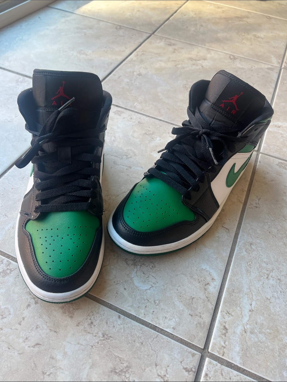 Jordan 1 Retro High OG Men's Sneakers - Green/Black/White